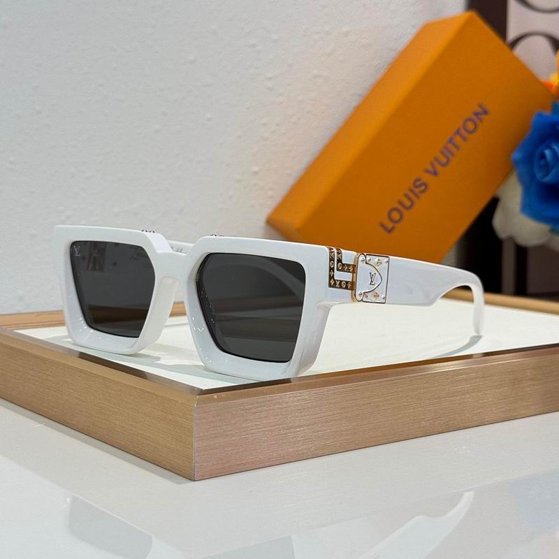 Louis Vuitton Sunglasses ID:20260319-217